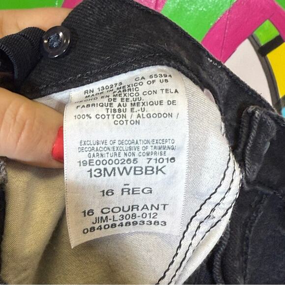 Wrangler, Classic Black Straight-Leg Jeans Timeless Design. Size 16 Reg. - Picture 6 of 7